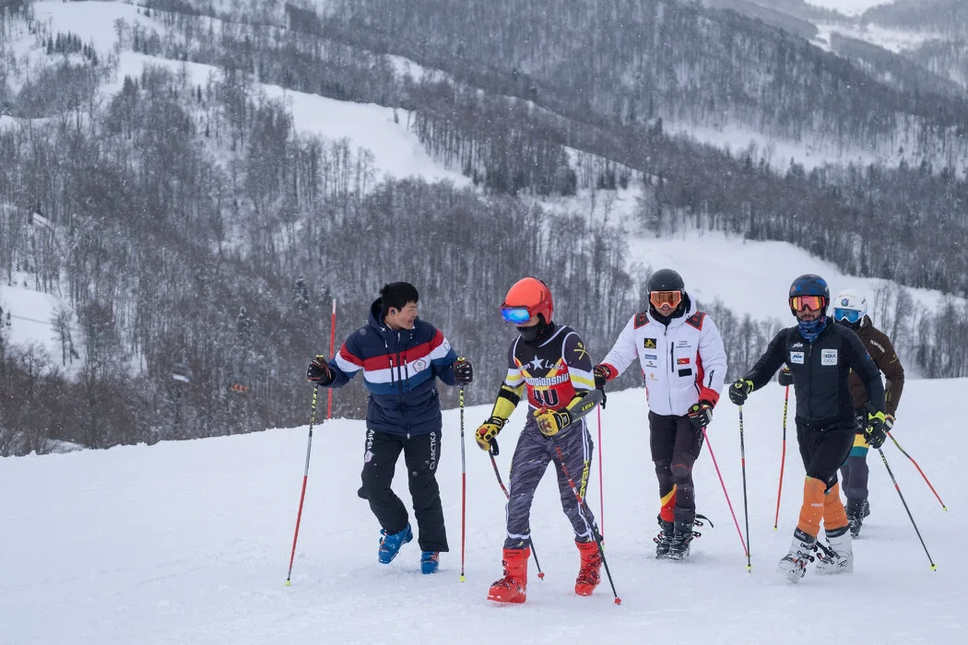 383棋牌高山滑雪冬奥会比赛现场